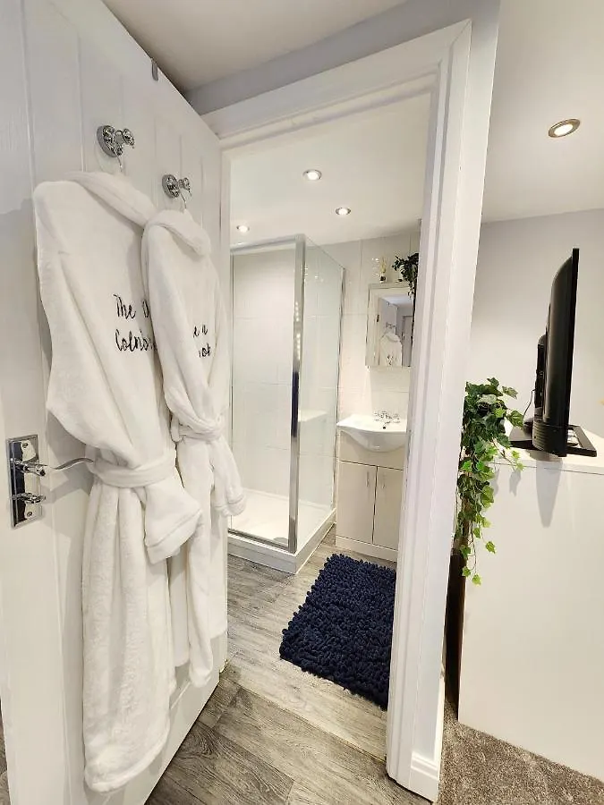 Studio Apartment The Den Colnbrook